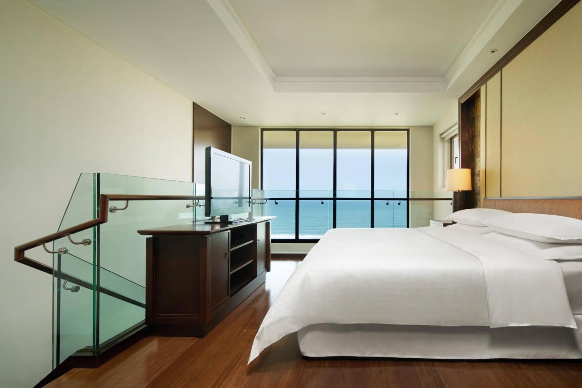 Sheraton Shenzhou Peninsula Resort Wanning Exterior photo